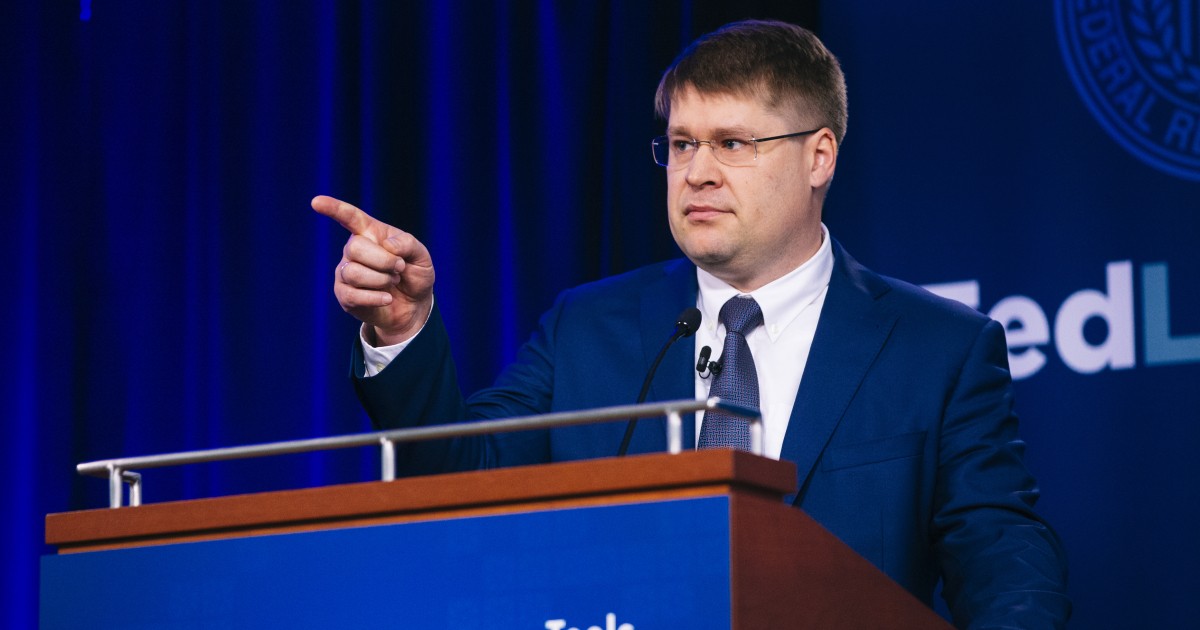 Больше налогов, меньше доходов. Какой может быть экономика военного времени и что она даст стране